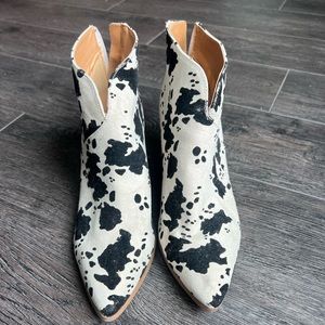 cow print women’s booties, size 7